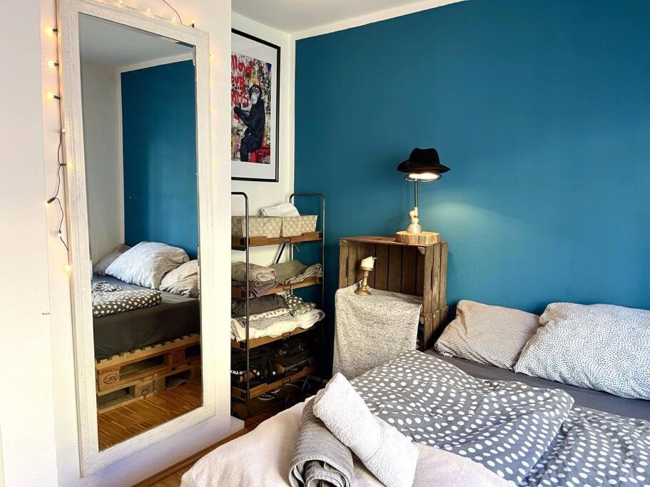 - Chilliges In Mit Balkon & Kuche; Big Tv And Bed - * Düsseldorf