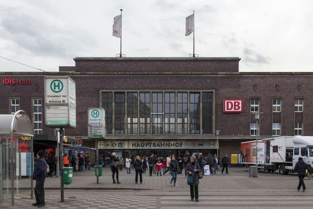 Appartement - Chilliges In Mit Balkon & Kuche; Big Tv And Bed - *