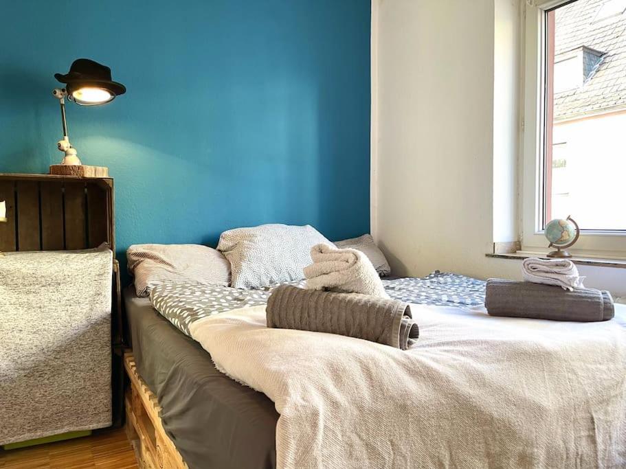 - Chilliges In Mit Balkon & Kuche; Big Tv And Bed - * Düsseldorf