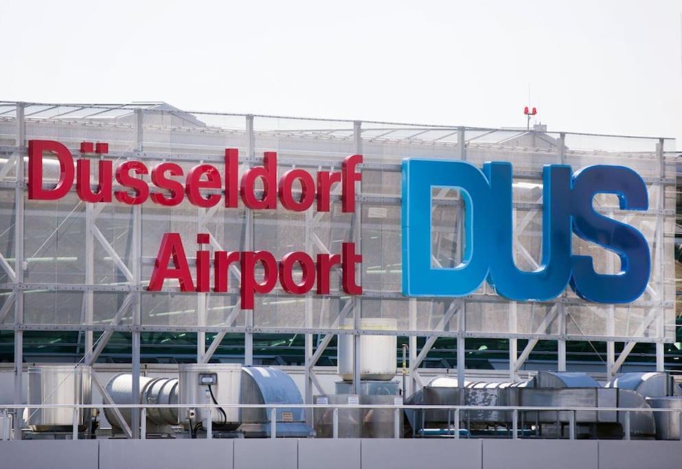 - Chilliges In Mit Balkon & Kuche; Big Tv And Bed -