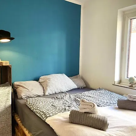 Appartement - Chilliges In Mit Balkon & Kuche; Big Tv And Bed - Düsseldorf