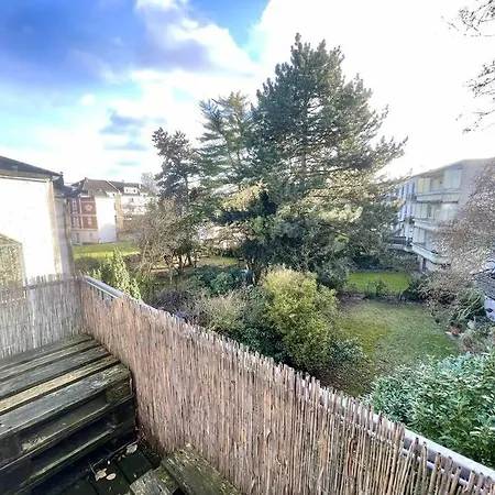 - Chilliges In Mit Balkon & Kuche; Big Tv And Bed - Appartement