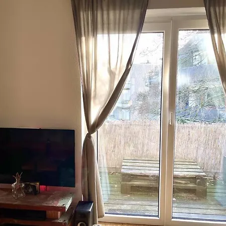 Appartement - Chilliges In Mit Balkon & Kuche; Big Tv And Bed -