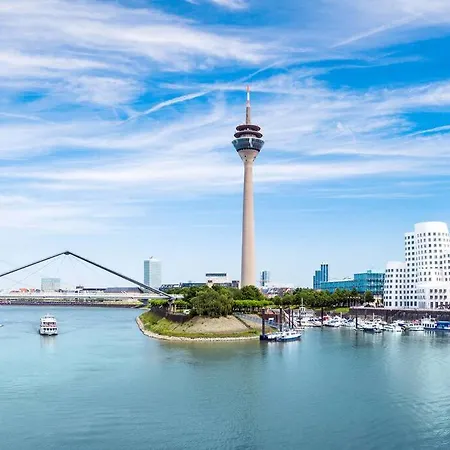 - Chilliges In Mit Balkon & Kuche; Big Tv And Bed - Appartement Düsseldorf