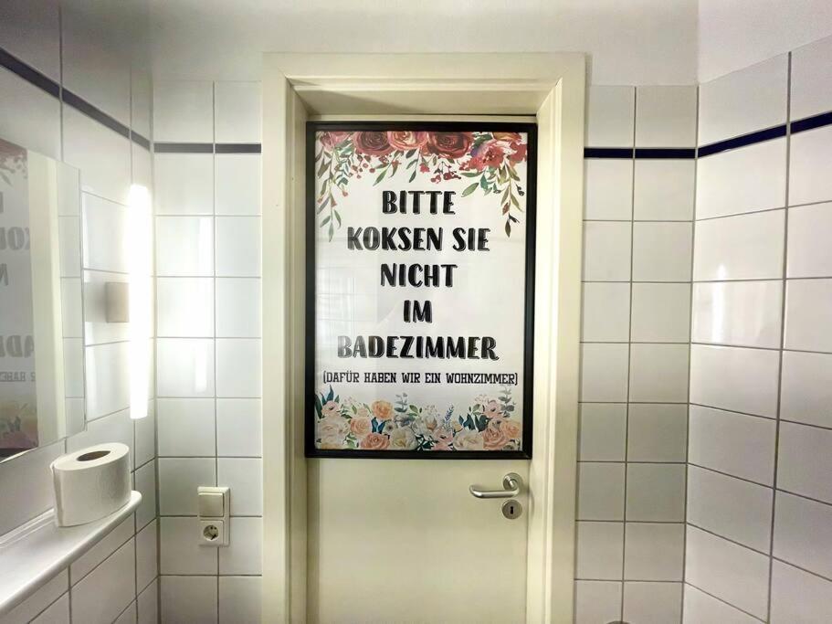 - Chilliges In Mit Balkon & Kuche; Big Tv And Bed - Düsseldorf