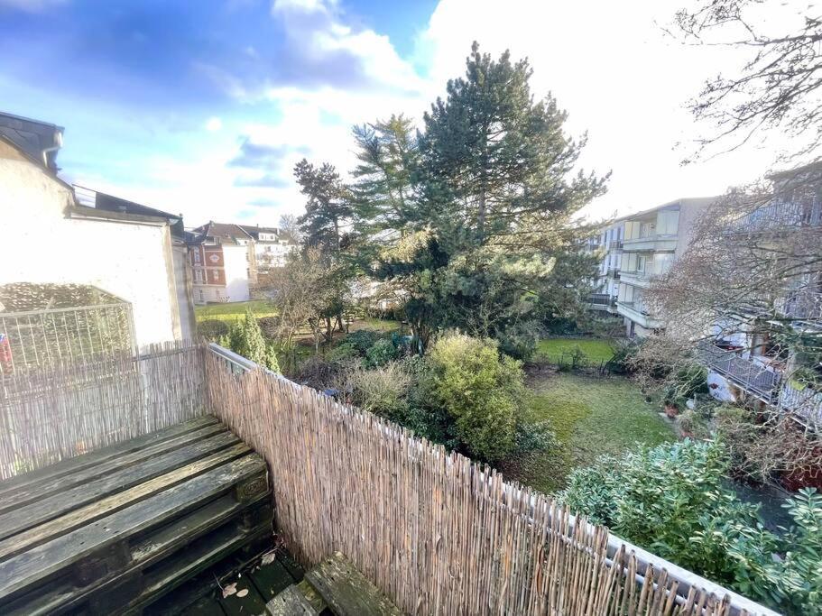 - Chilliges In Mit Balkon & Kuche; Big Tv And Bed - Apartment