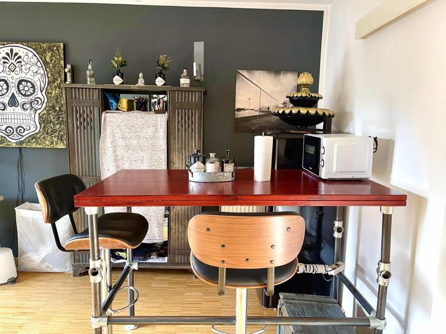 - Chilliges In Mit Balkon & Kuche; Big Tv And Bed - * Düsseldorf