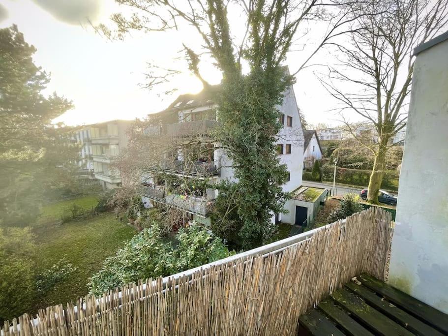 - Chilliges In Mit Balkon & Kuche; Big Tv And Bed - Apartment Düsseldorf