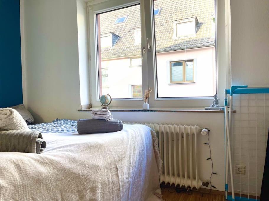 - Chilliges In Mit Balkon & Kuche; Big Tv And Bed - *