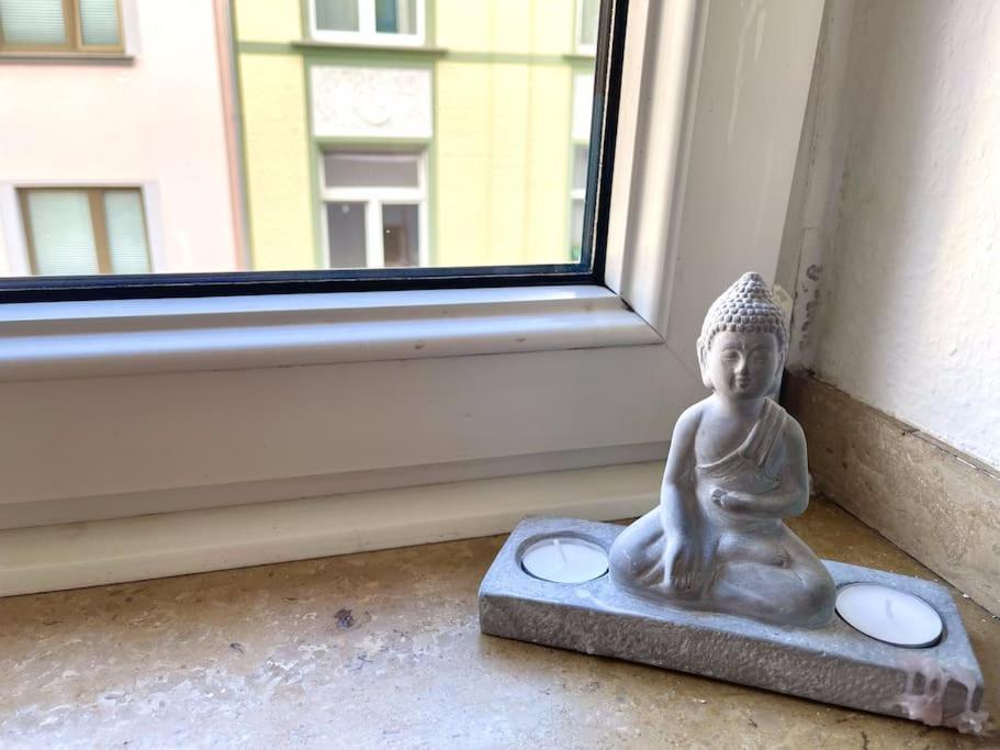 - Chilliges In Mit Balkon & Kuche; Big Tv And Bed - Apartment Düsseldorf