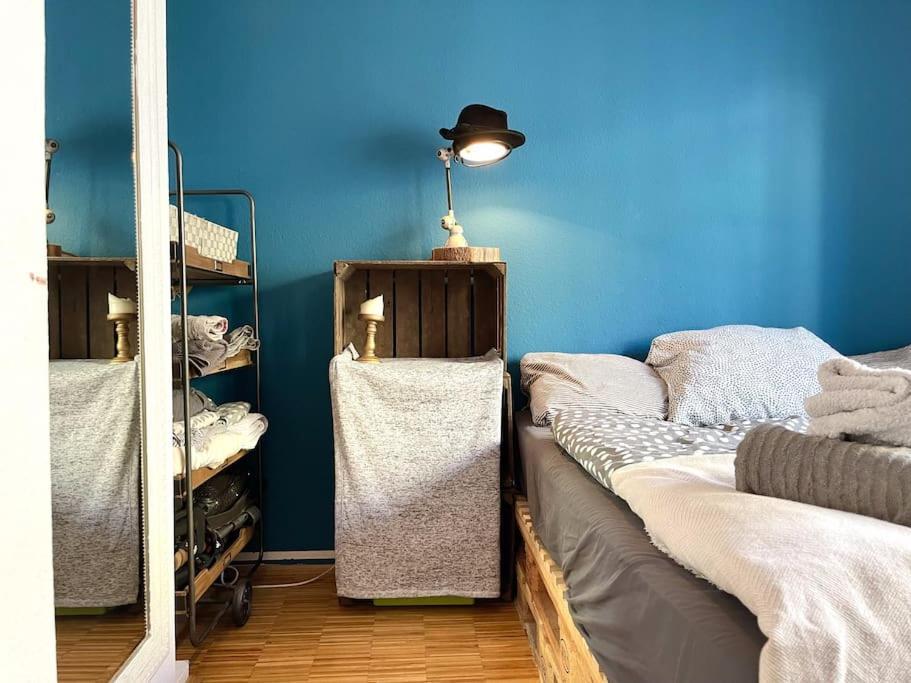 - Chilliges In Mit Balkon & Kuche; Big Tv And Bed - * Düsseldorf